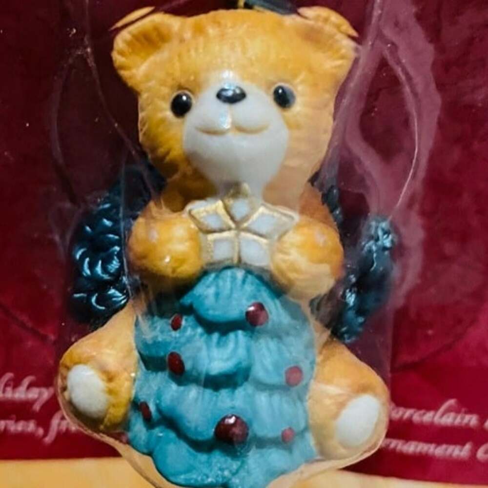Vintage 1990 Hallmark Keepsake Porcelain Bear Holiday Necklace – NIP New Sealed